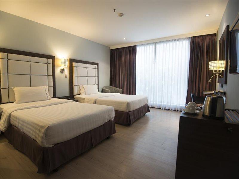 Sukhumvit Suites Hotel Banguecoque Exterior foto