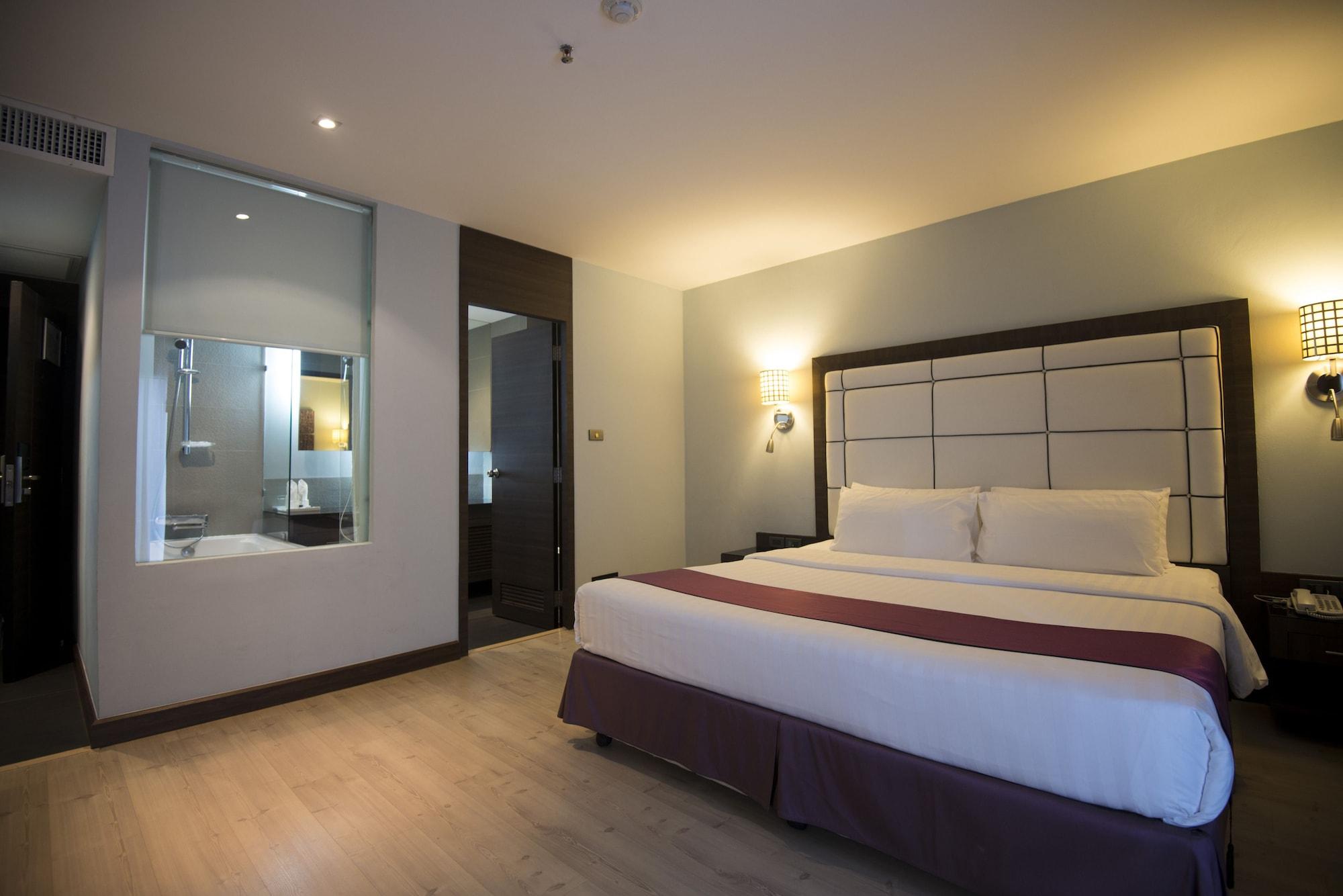 Sukhumvit Suites Hotel Banguecoque Exterior foto