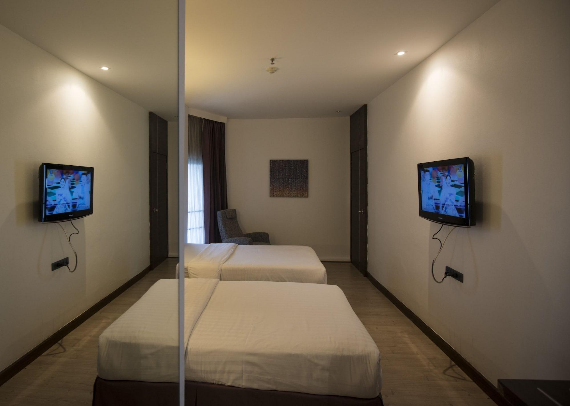 Sukhumvit Suites Hotel Banguecoque Exterior foto