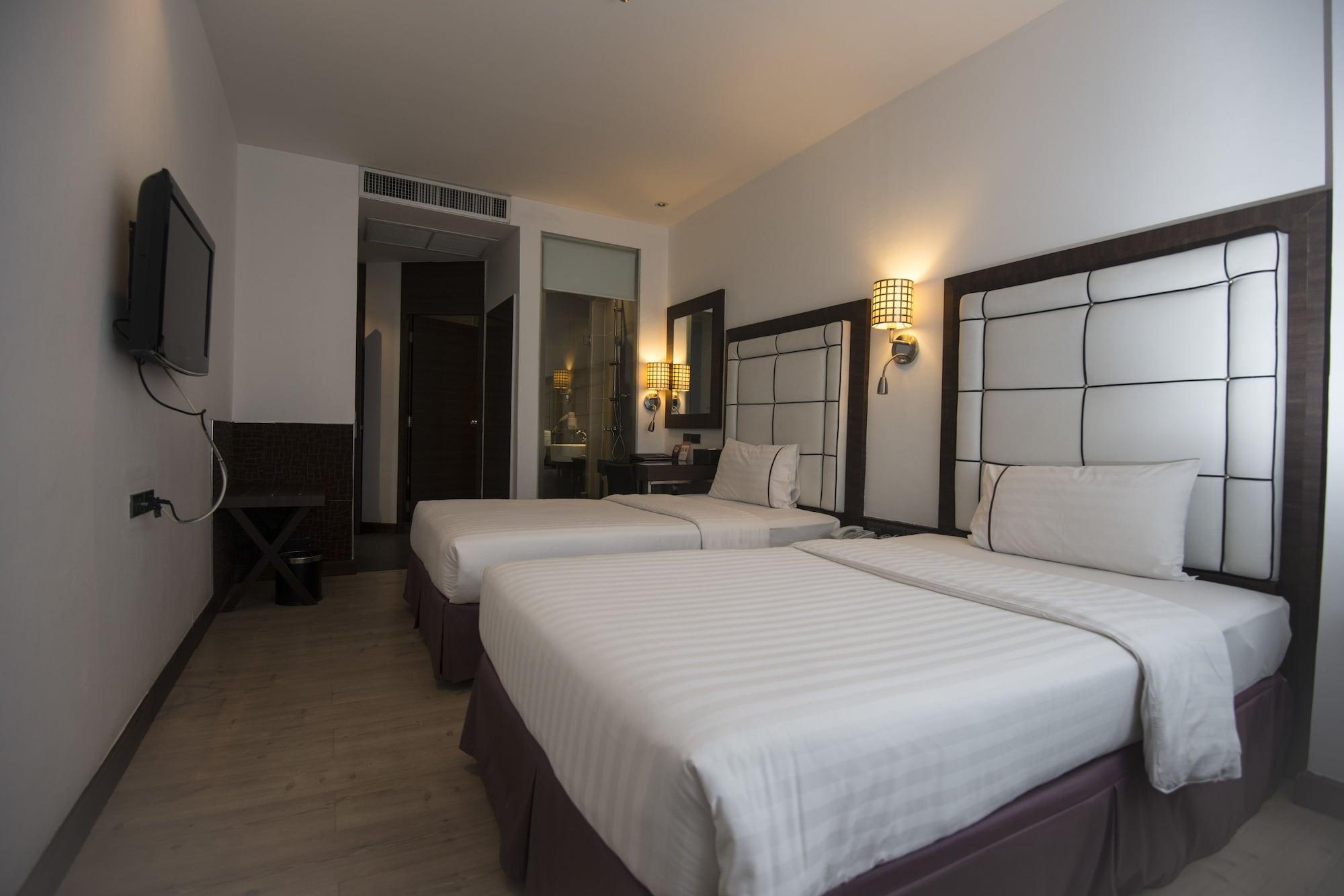 Sukhumvit Suites Hotel Banguecoque Exterior foto