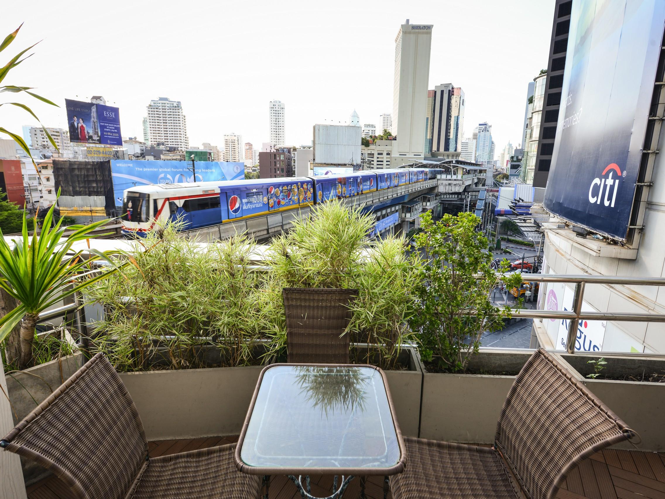 Sukhumvit Suites Hotel Banguecoque Exterior foto