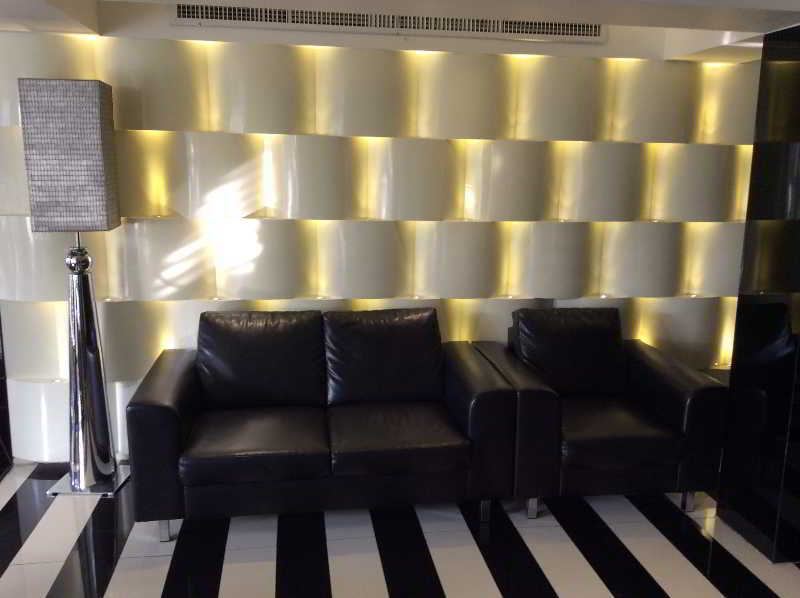 Sukhumvit Suites Hotel Banguecoque Exterior foto