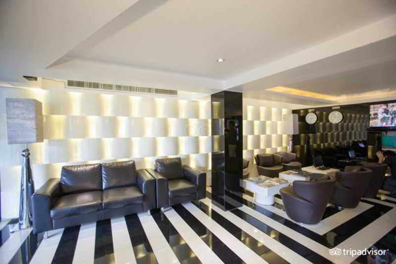 Sukhumvit Suites Hotel Banguecoque Exterior foto